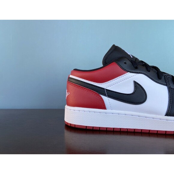 Nike Air Jordan 1 Low GS Bred Toe Black/Red Size 7Y (Women's Sz 8.5) 553560-612 - Picture 4 of 11